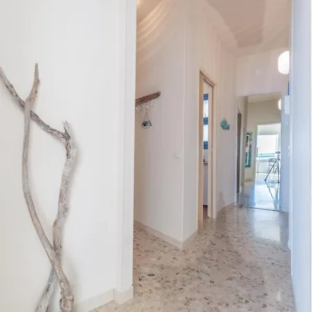 La Finestra Sul Mare *