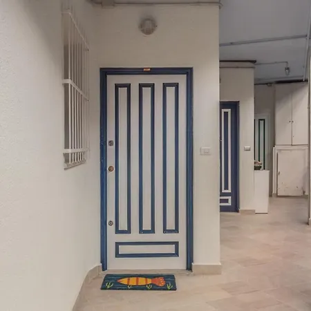 La Finestra Sul Mare Apartment *